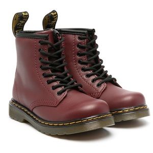 ✨ Dr. Martens 1460 Delaney smooth leather lace up side zip boots.